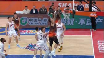 2024年12月02日 12月02日CBA常规赛 山东 - 上海 精彩镜头